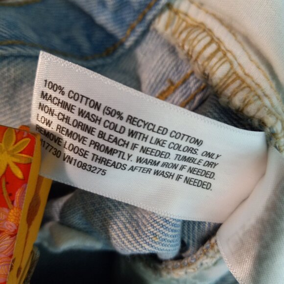 Universal Thread Size 6 Shorts Womens Light Wash Denim Jean Recycled Cotton NEW - Picture 8 of 10